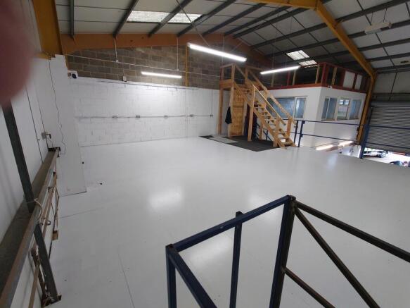Photo 18. Mezzanine.