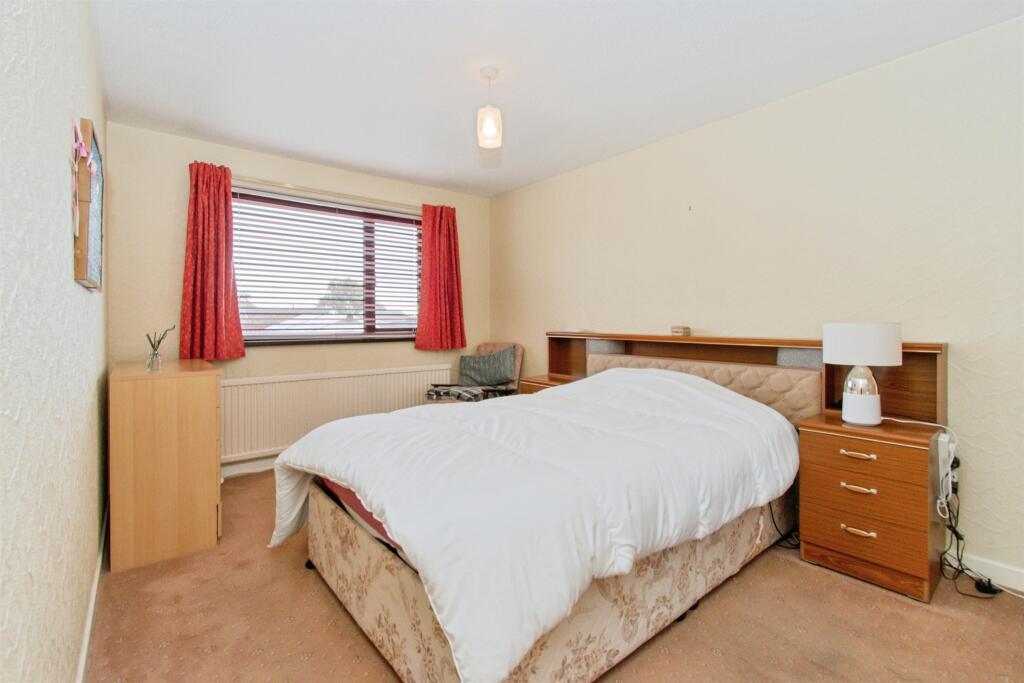 House in Wakefield - View 5