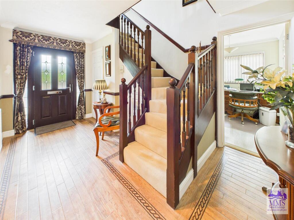 Southfleet Avenue, Longfield - More