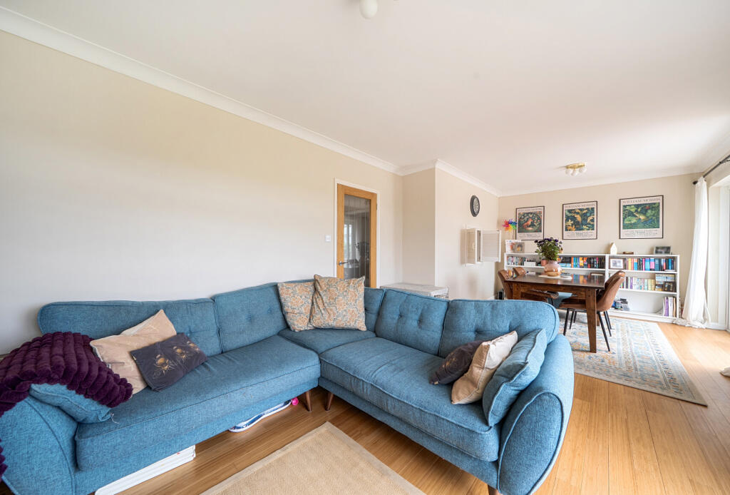 House in Gloucester - View 4