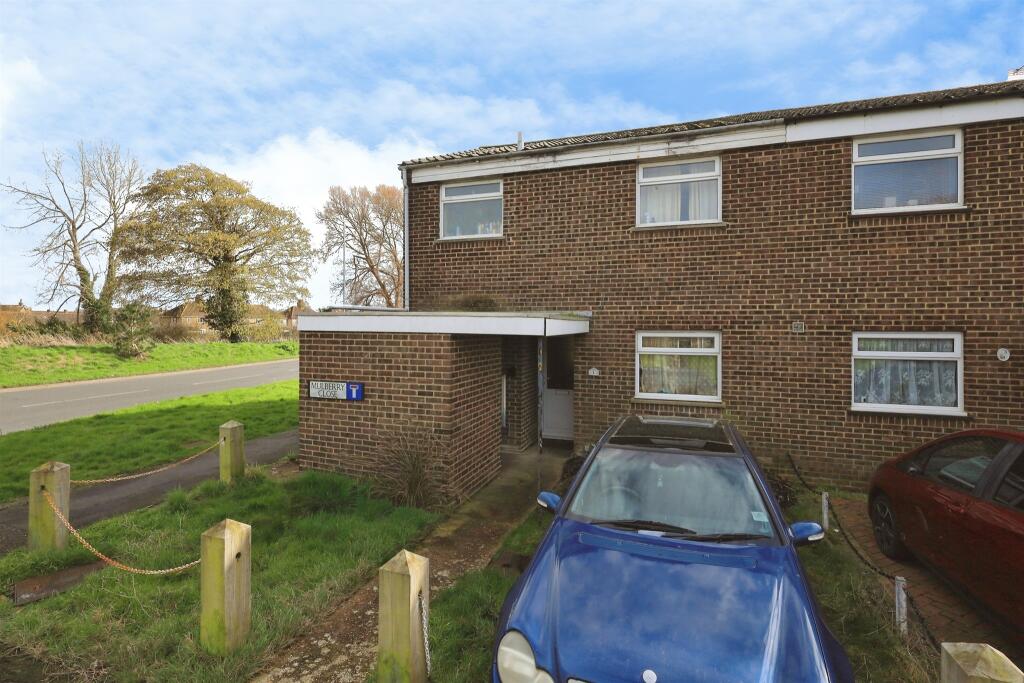 3-bed terraced on Mulberry Close, Eastbourne, £225,000