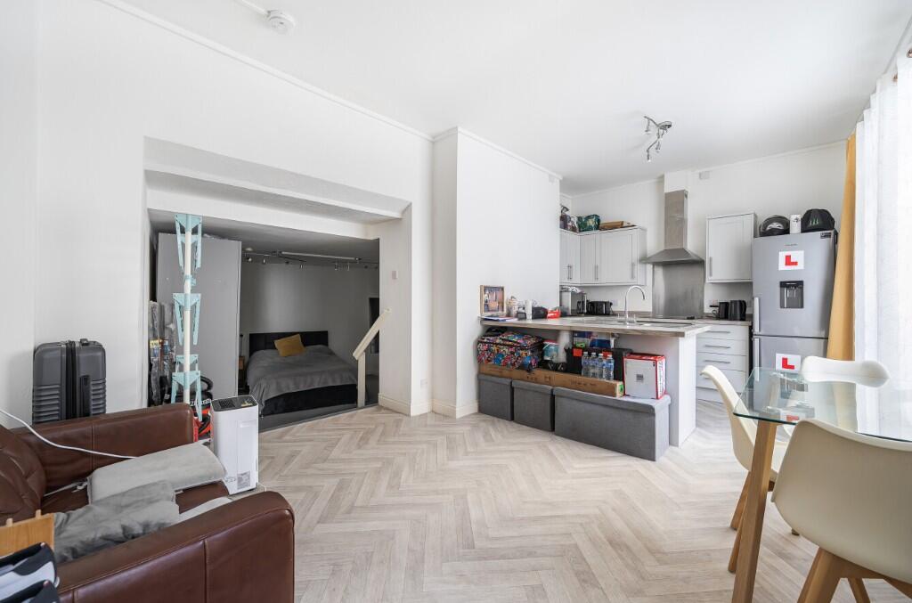 Additional image 3 of Market Place, Wincanton, Somerset, BA9 9LL