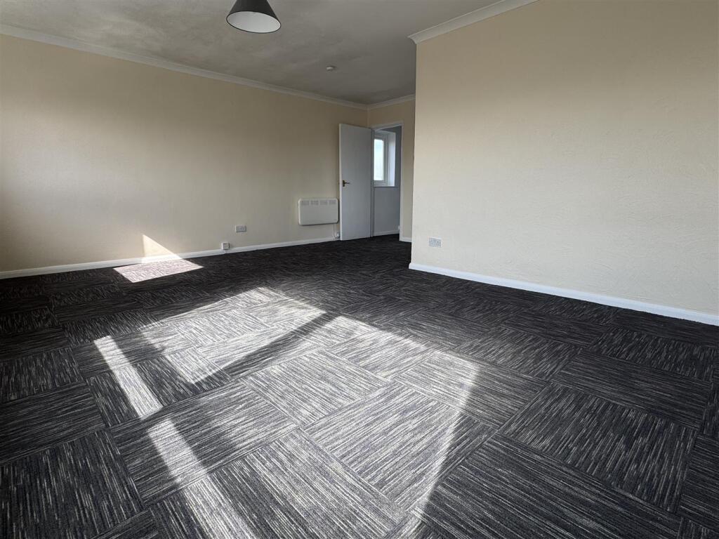 Maltravers Road, Littlehampton photo 3