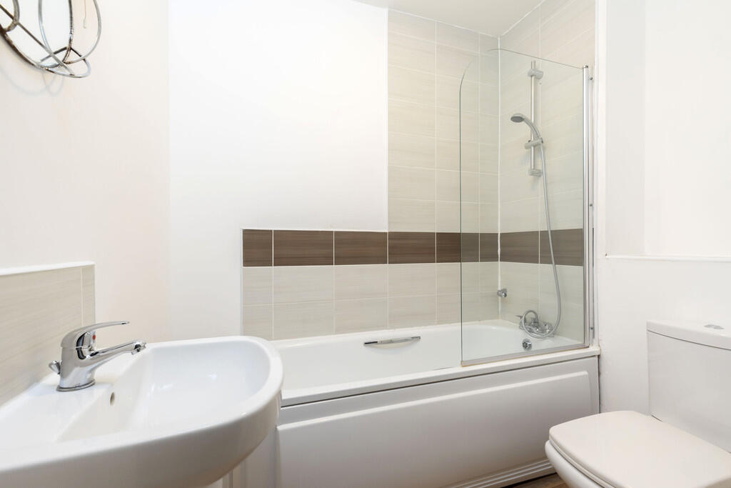 Apartment in Swindon - View 5