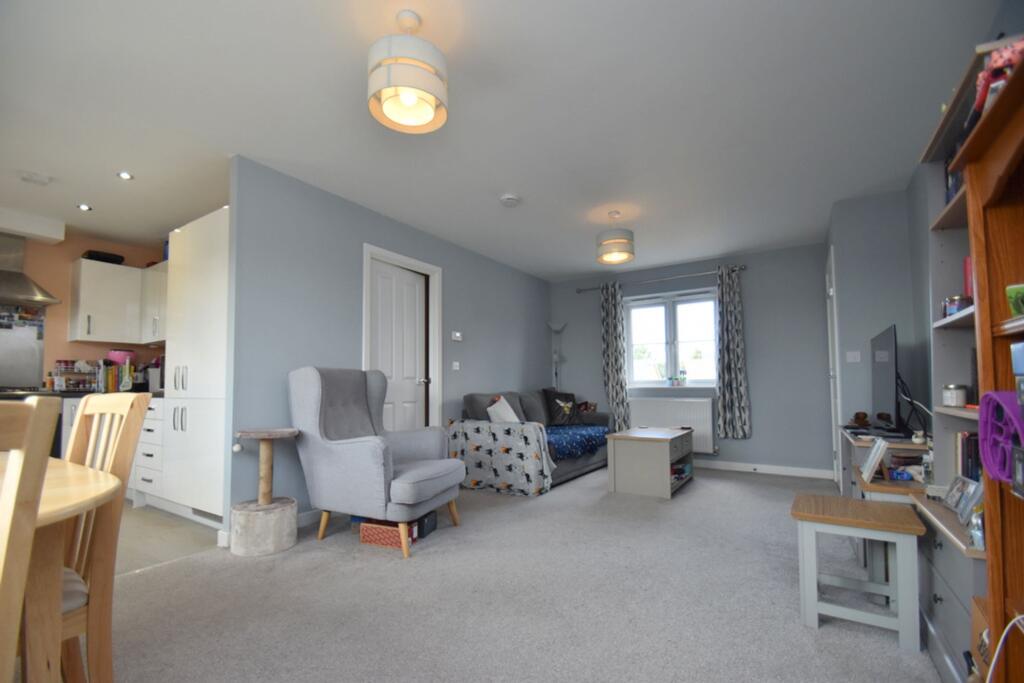 Gardener Crescent, Fenstanton, PE28 photo 4