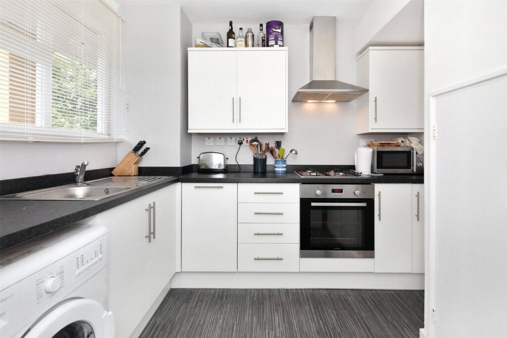 3 bedroom maisonette for rent