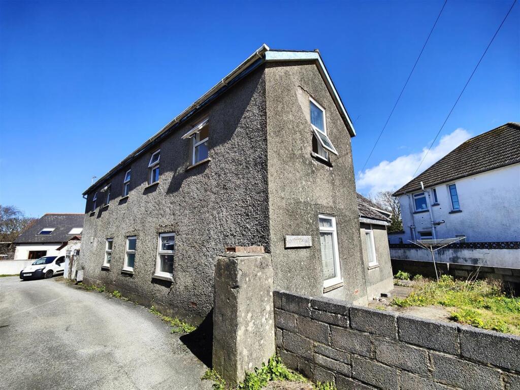 Main image of property: Top Flat, Mynydd-y-Mor, Smyth Street, Fishguard, SA65 9LG