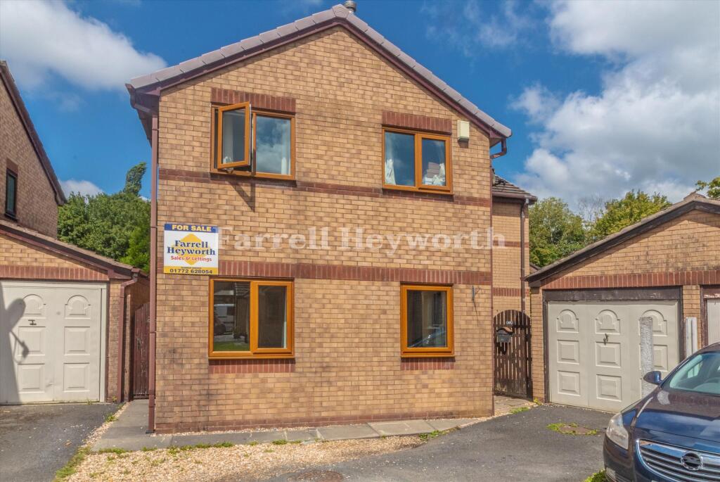 5-bed detached on Fieldside Close, Lostock Hall, Preston, £268,000