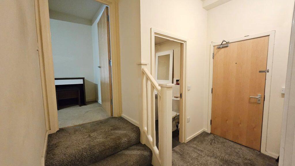Apartment in Bolton, Dimple - View 5