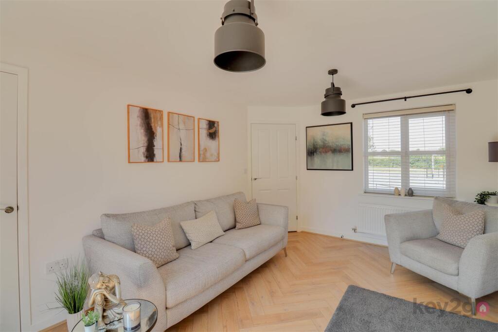 Lawson Close, Bolsover, Chesterfield, S44 photo 4
