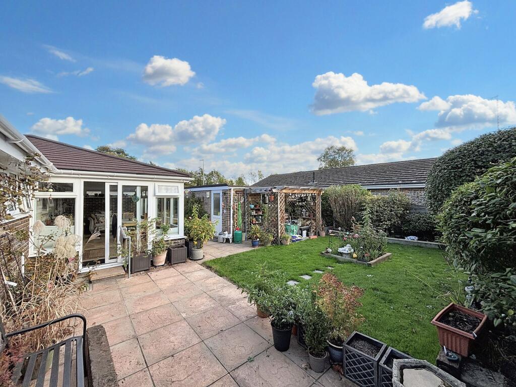 Willow Avenue, Fordingbridge, SP6 photo 3