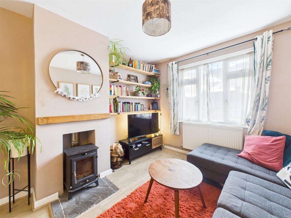 Grove Park Road, Uplands, Stroud, Gloucestershire, GL5 photo 2