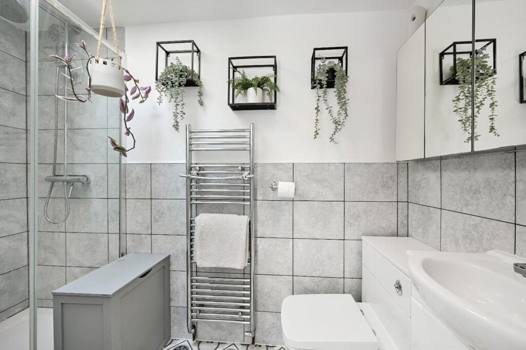 House in Kingston upon Thames - View 5