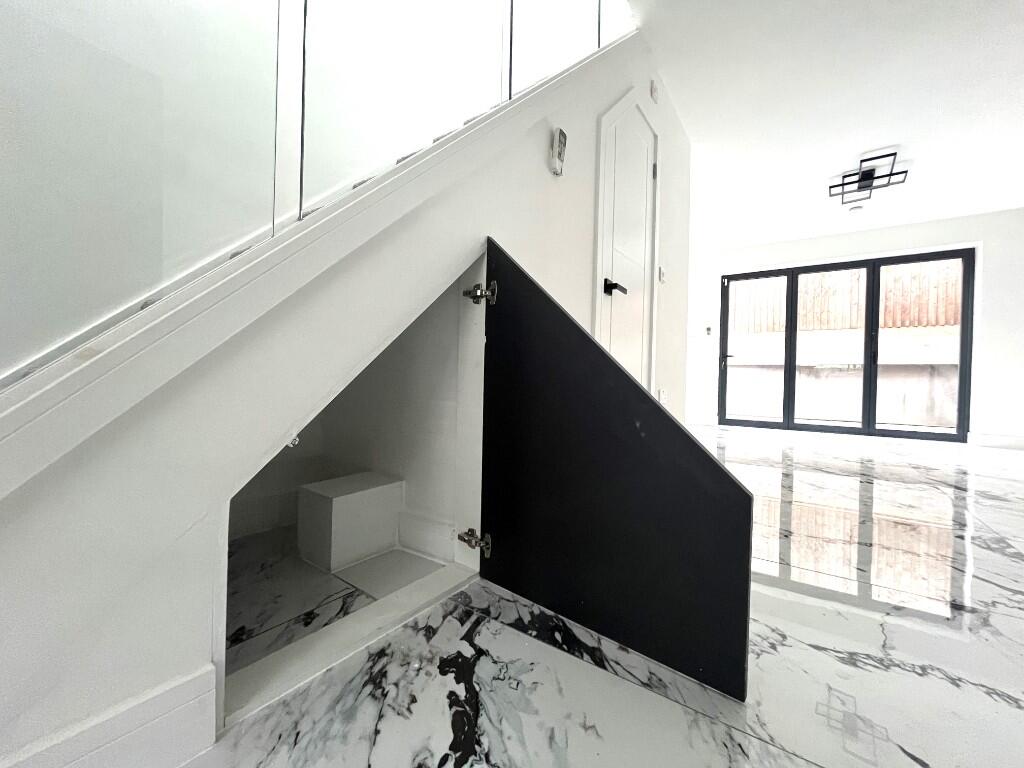 2 bedroom house for rent