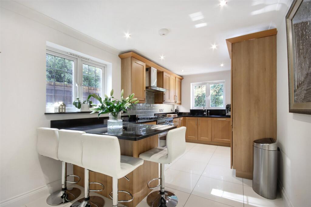 Manor Drive, Hartley, Kent, DA3 photo 3