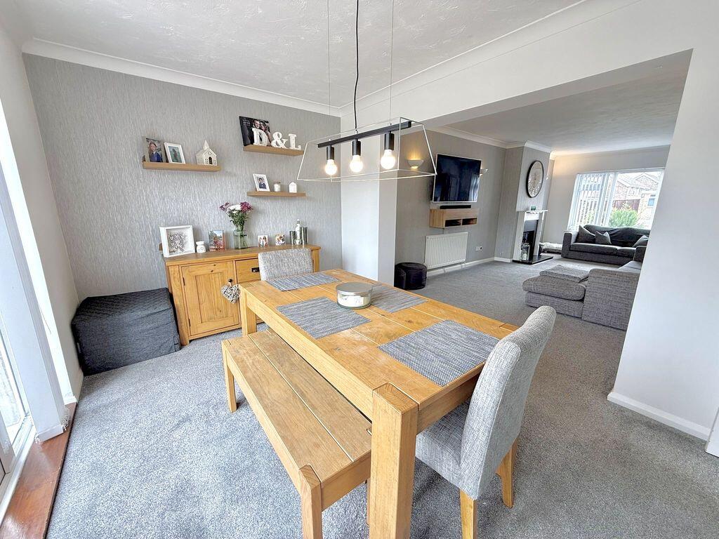 House in Dunstable, Central Bedfordshire - View 3