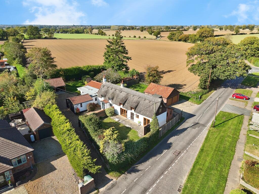 3-bed house on Chapel Road, Lingwood, Norwich, £495,000