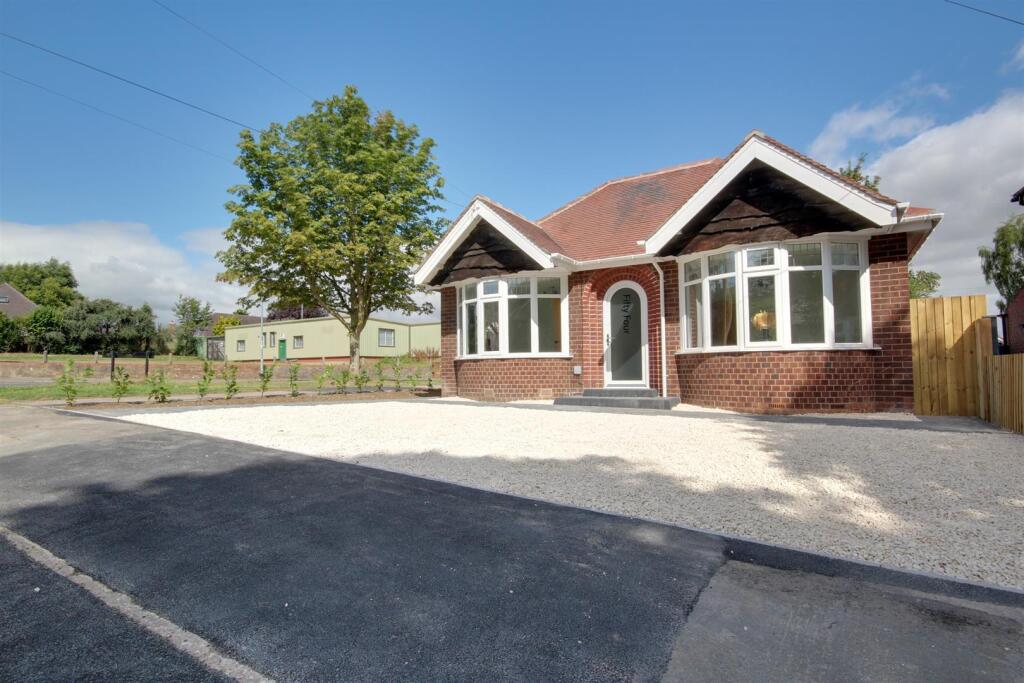 3-bed detached on Tranby Avenue, Hessle, £350,000