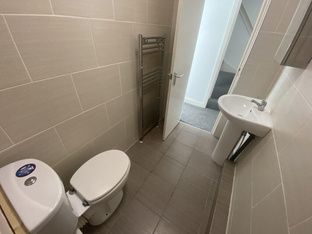 6 bedroom terraced house for rent