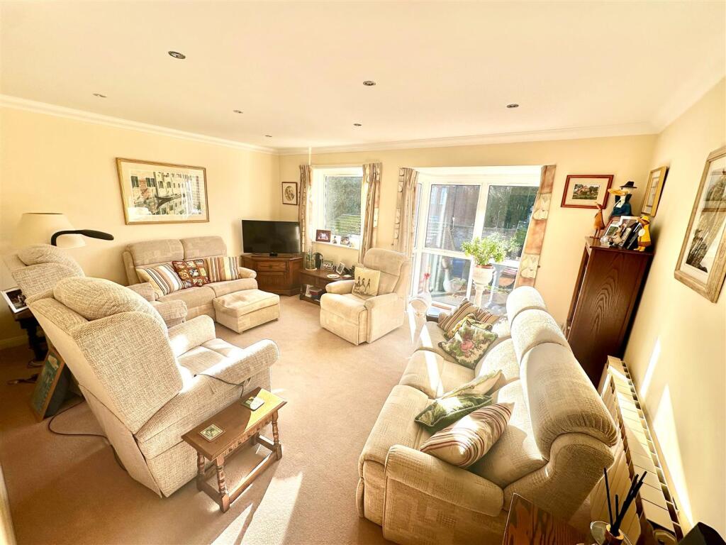 Poplar Close, Poole photo 4