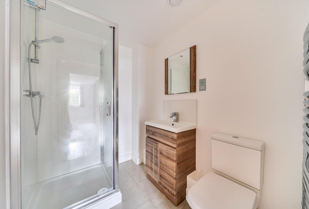 Apartment in Sevenoaks, St John's - View 4