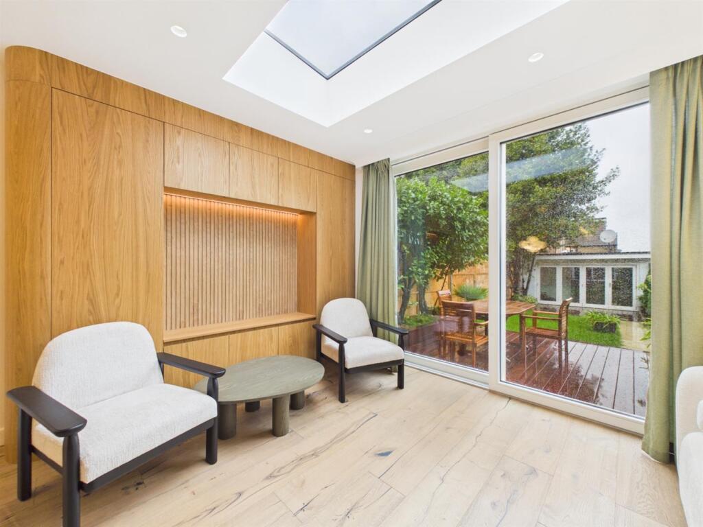House in London, Friern Barnet - View 4