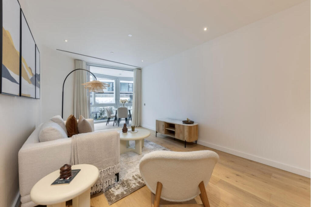 Wilshire House, 2 Prospect Way, London, London, SW11 photo 3