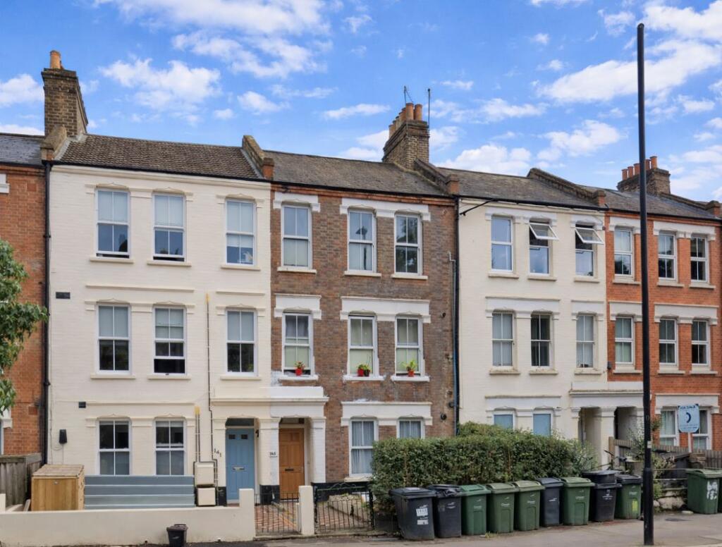 Main image of property: Flat 4, 141A Coldharbour Lane, London, SE5 9NU