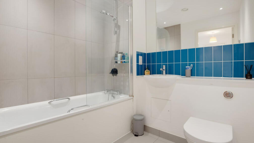 Apartment in London, Millwall, Isle of Dogs - More