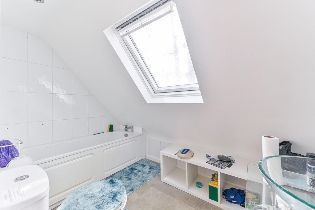 House in London - View 5