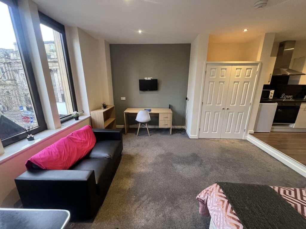 Main image of property: Flat 5, Gladstone Buildings, 1 St James Row, S1 2EU
