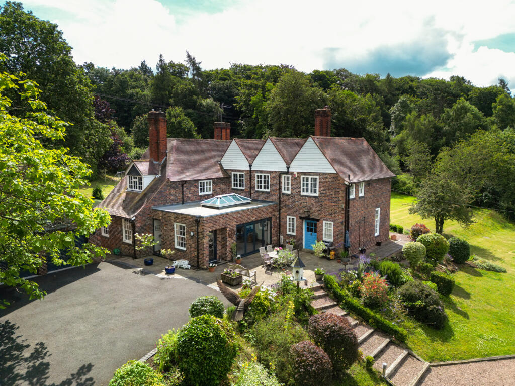 House in Dudley - View 2
