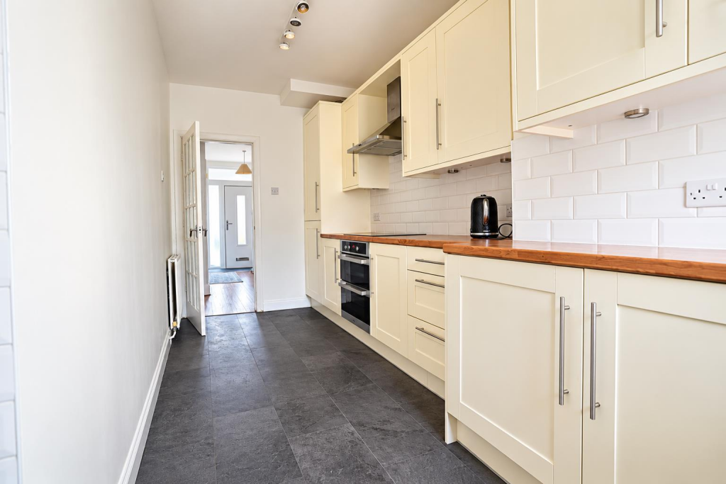 House in Southend-on-Sea - View 3