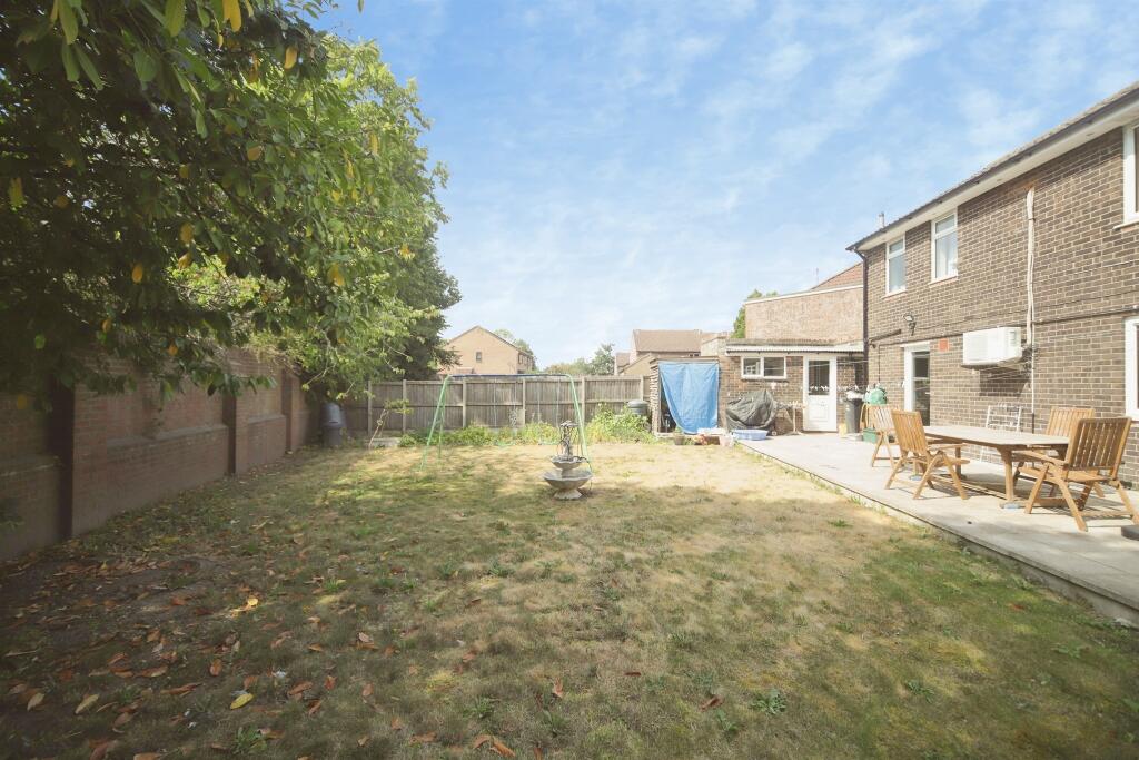 House in Taunton, Lambrook - More