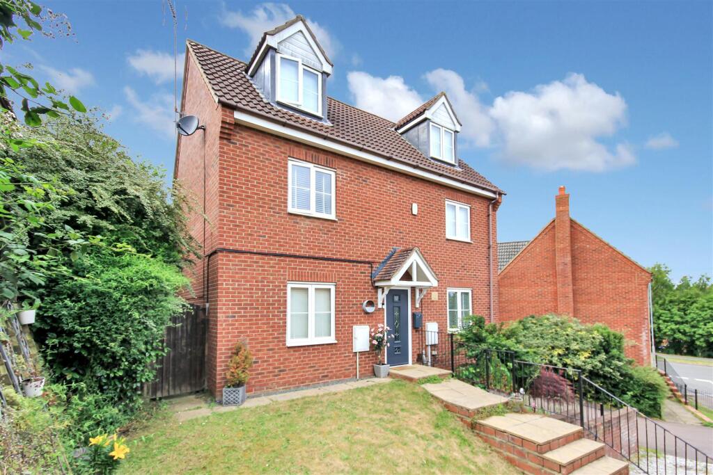 Main image of property: NN8 Hunt Close, Wellingborough