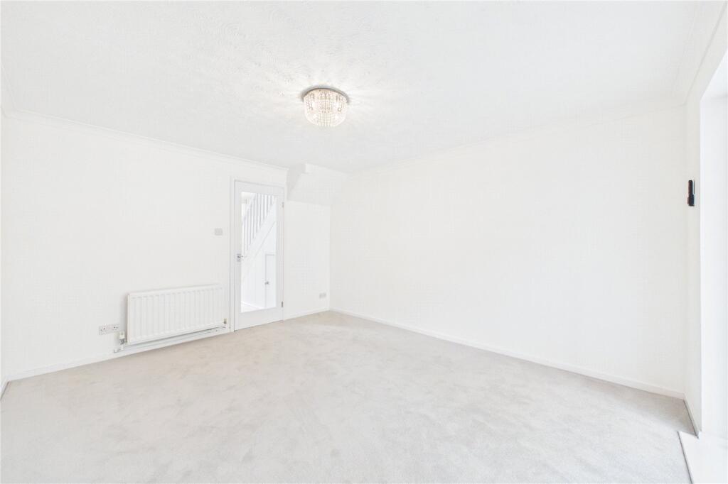 House in Basingstoke and Deane, Tadley Hill, Tadley - View 5