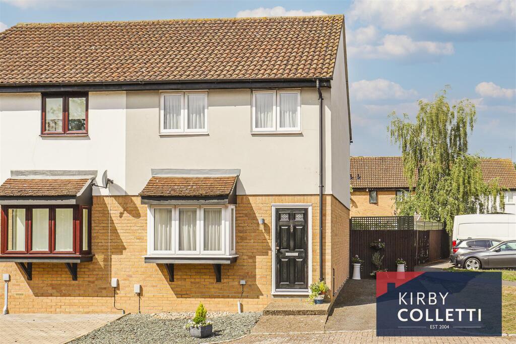 3-bed terraced on Jacksons Drive, Cheshunt, £435,000