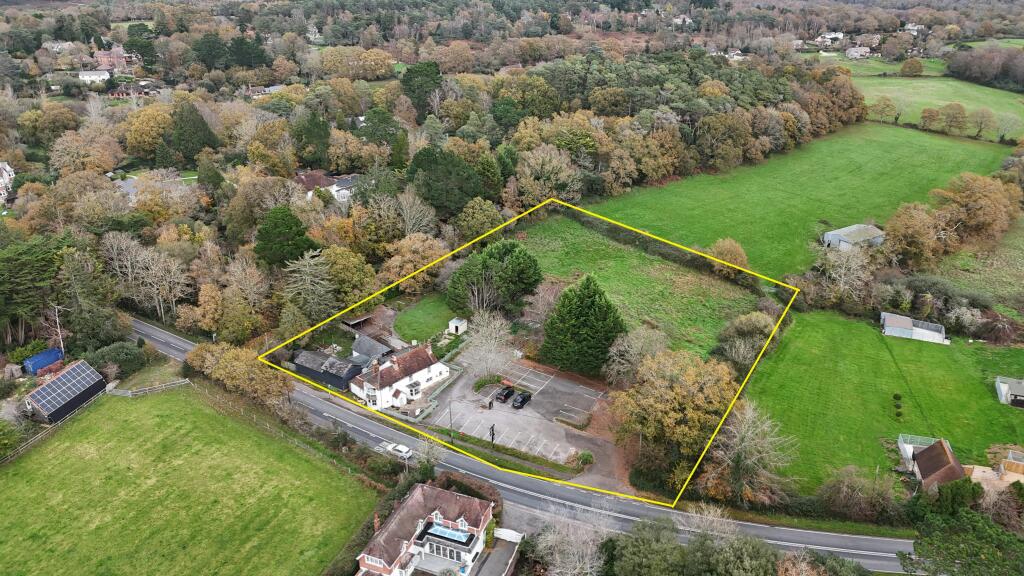 Main image of property: Rosie Lea House, Southampton Road, Boldre, Lymington, SO41 8PT