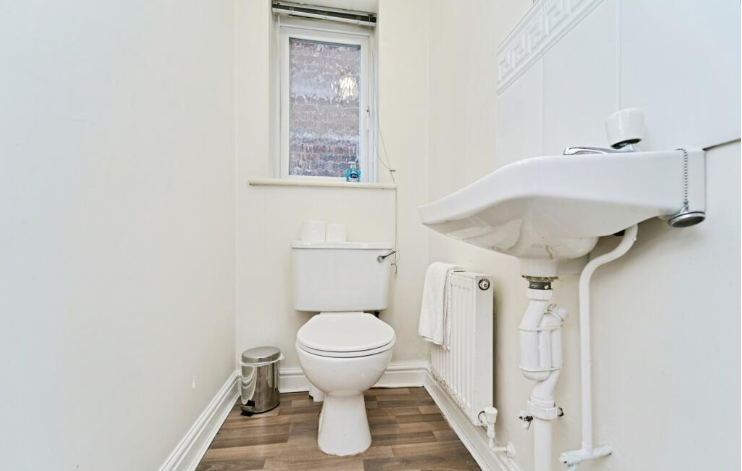 House in Sandwell, Yew Tree - More