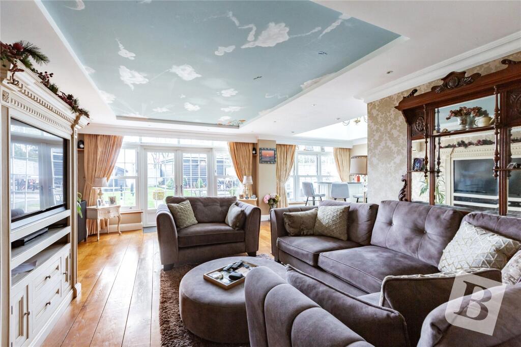House in Brentwood, Hook End - View 2