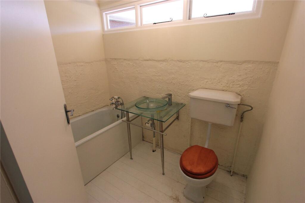 Additional image 8 of Dolesbury Drive, Oaklands, Welwyn, Hertfordshire, AL6