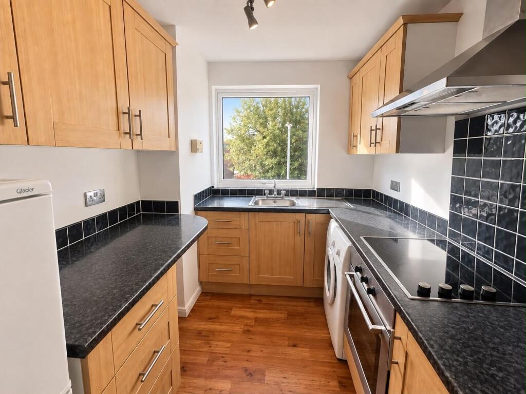 Apartment in Macclesfield, Cheshire East - View 5