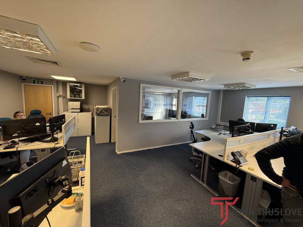 Additional image 5 of Phoenix House Hewell Road, Barnt Green, Birmingham, B45 8NE