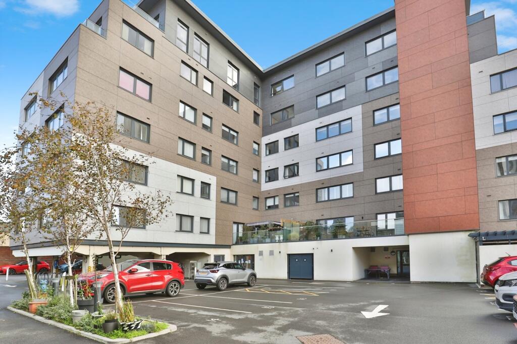 Main image of property: High Street North, Poole, Dorset, BH15