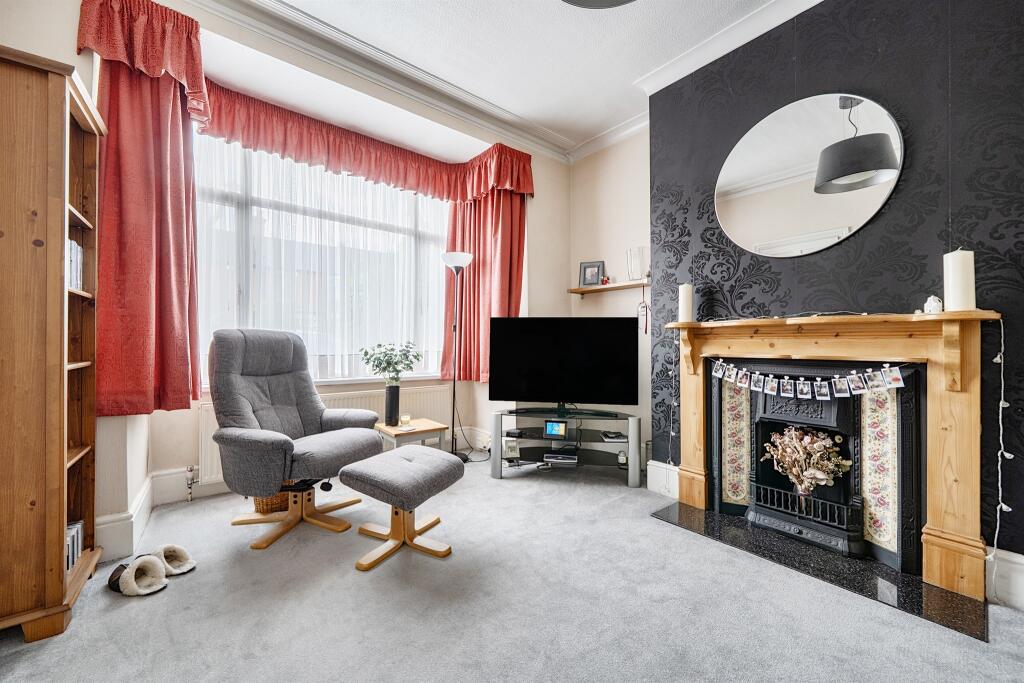 Edenbridge Road, Enfield photo 3