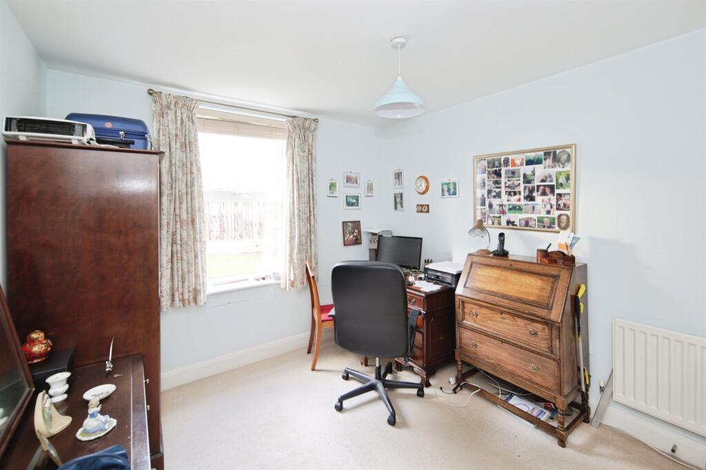 Apartment in Warwick, Kenilworth - View 2