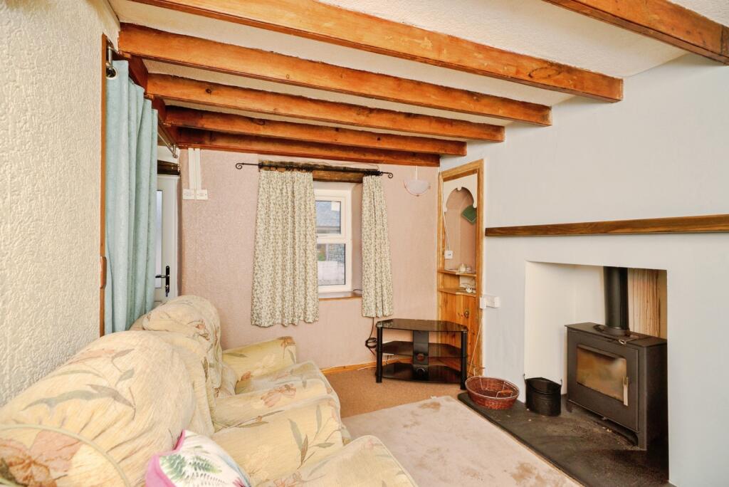 Pentre Uchaf, PWLLHELI, Gwynedd, LL53 photo 3