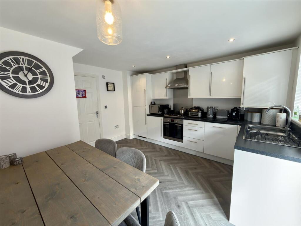 House in Darlington, Bank Top - View 4