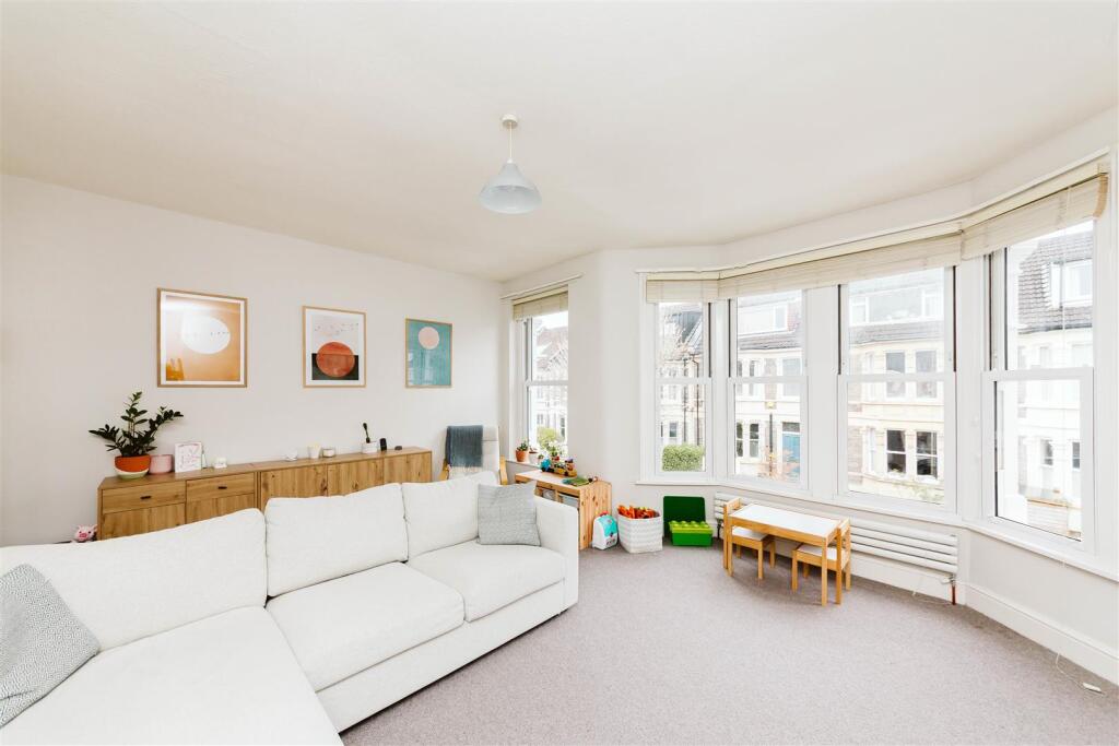 Apartment in Bristol - More