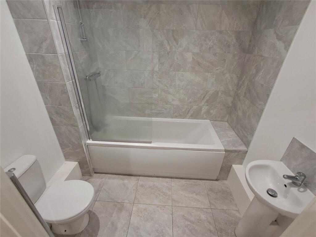 Apartment in Walsall - More